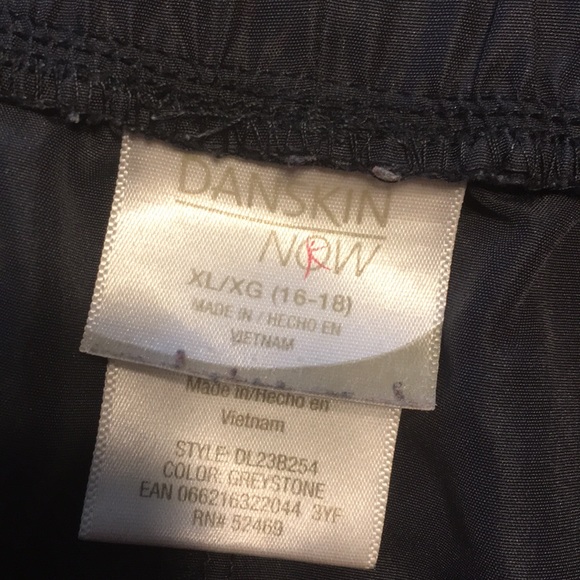 Danskin Now Running shorts - Picture 2 of 3